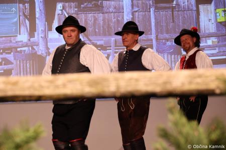 Ples in glasba izpod kamniških planin v izvedbi Folklorne skupine Kamnik in njihovih prijateljev  (59)